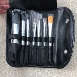 Makeup brushes